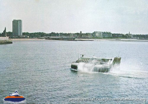 SRN6 with Townsend -  (credit: The <a href='http://www.hovercraft-museum.org/' target='_blank'>Hovercraft Museum Trust</a>).